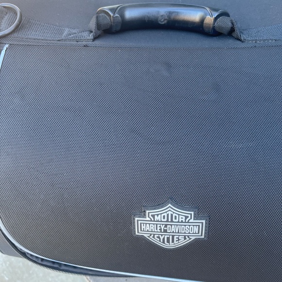 Harley Davidson Tail Bag and Rain Cover - Picture 15 of 16